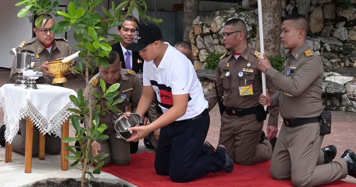 เจ้าฟ้าทีปังกรรัศมีโชติฯ เสด็จเป็นการณ์ส่วนพระองค์ ทรงปลูกต้นไม้ ณ วัดพระปฐมเจดีย์ ราชวรมหาวิหาร